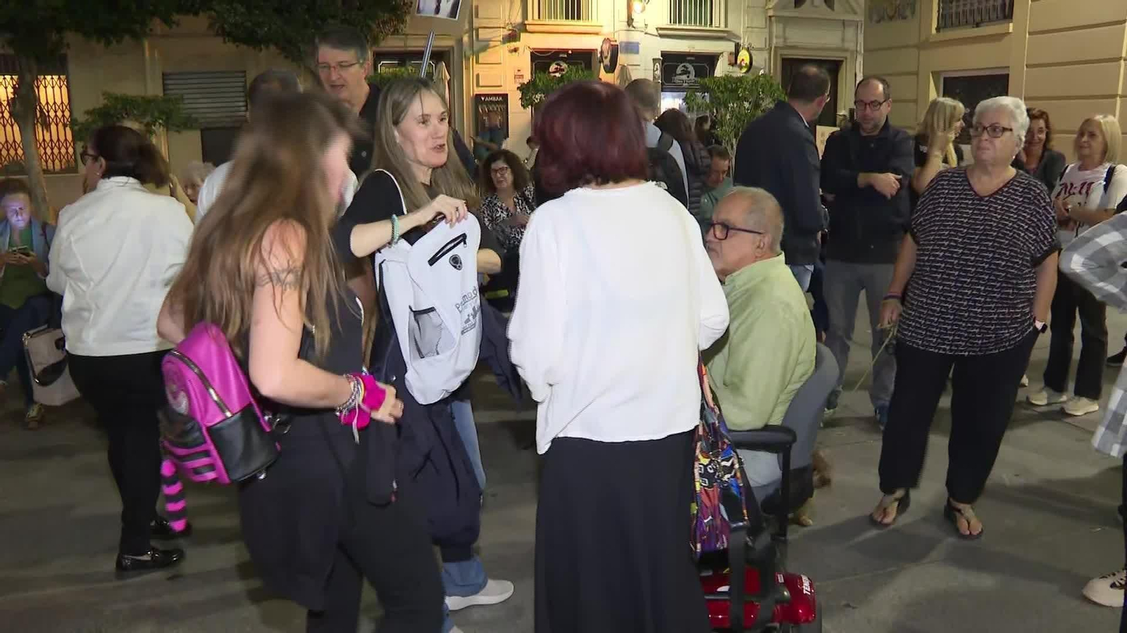 D040-VALENCIA AMBIENTE FAMILIAS Y MEDIOS EN EL PALAU