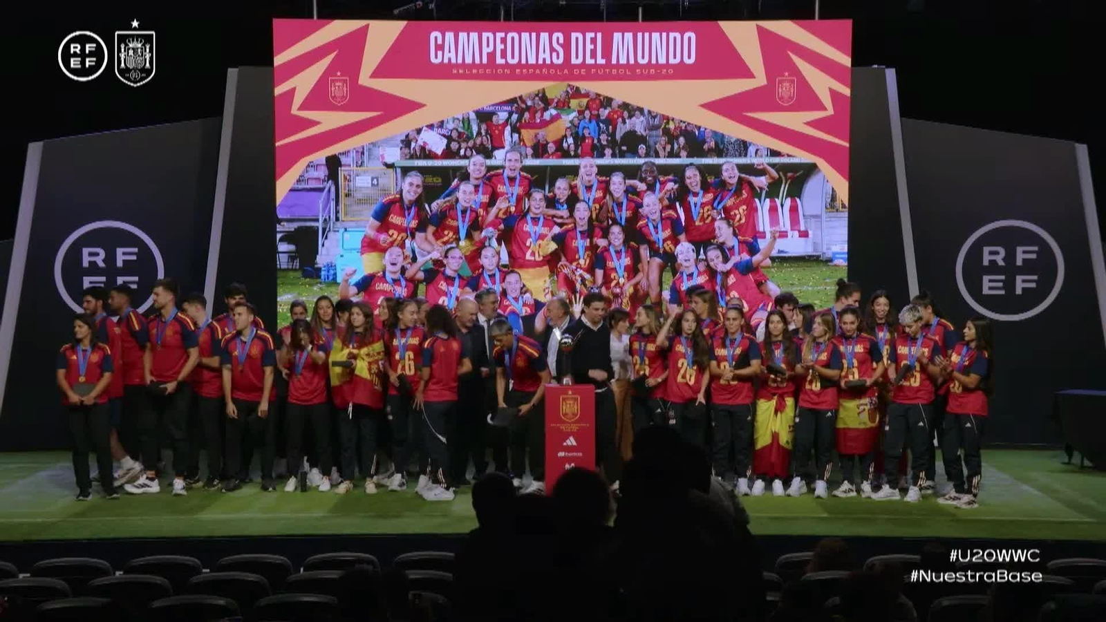va homenaje campeonas