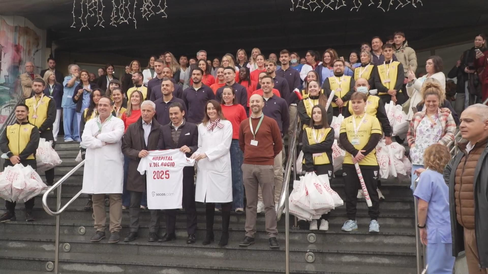 X046 SEVILLA ENTRENAMIENTO SEVILLA Y VISITA HOSPITAL frame 16280