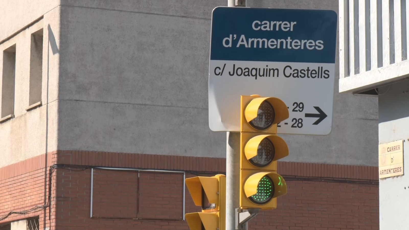 M061 BARCELONA SEMAFOROS SOLARES frame 256