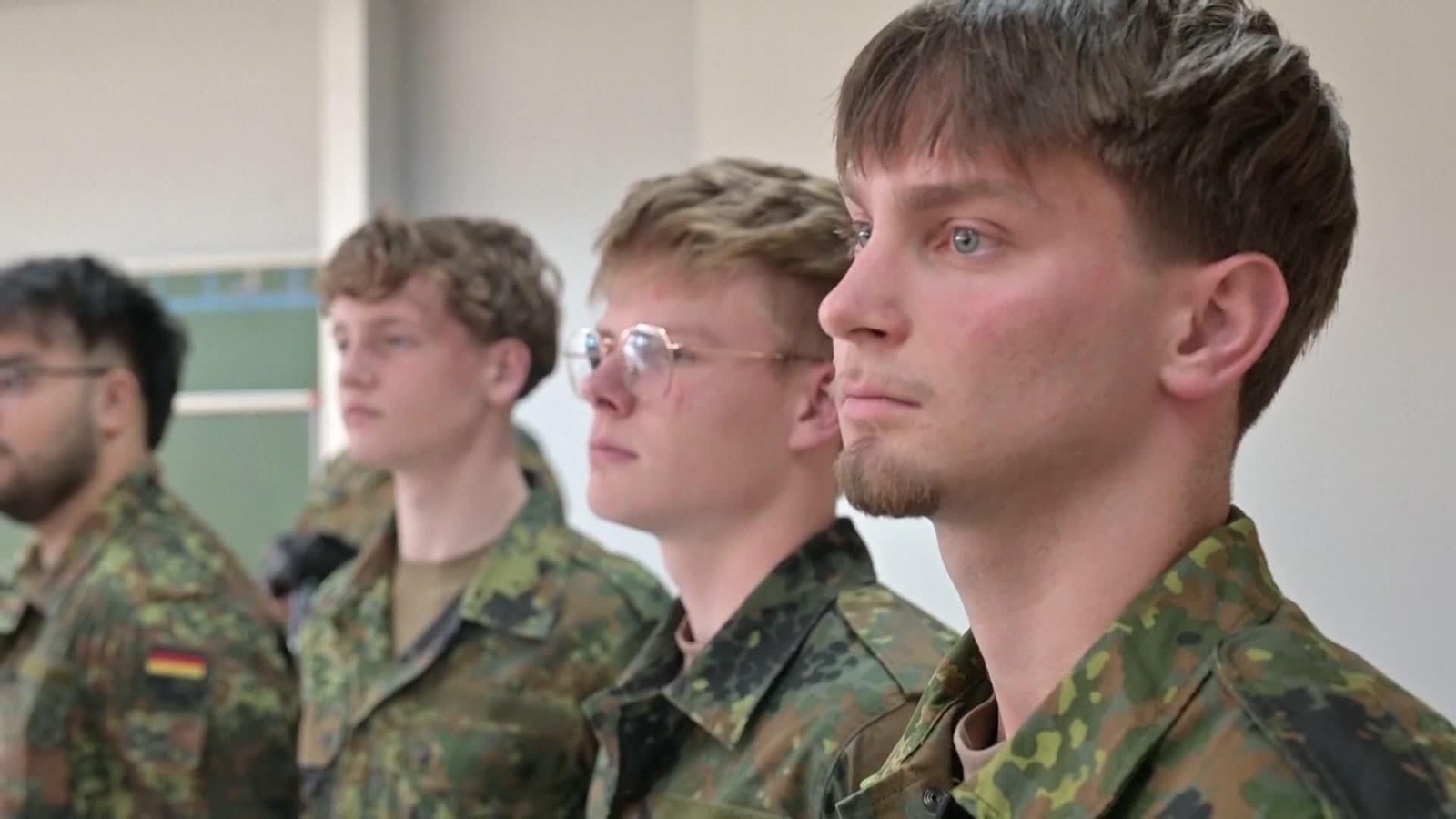 J072-ALEMANIA SE APRUEBA LA MILI VOLUNTARIA