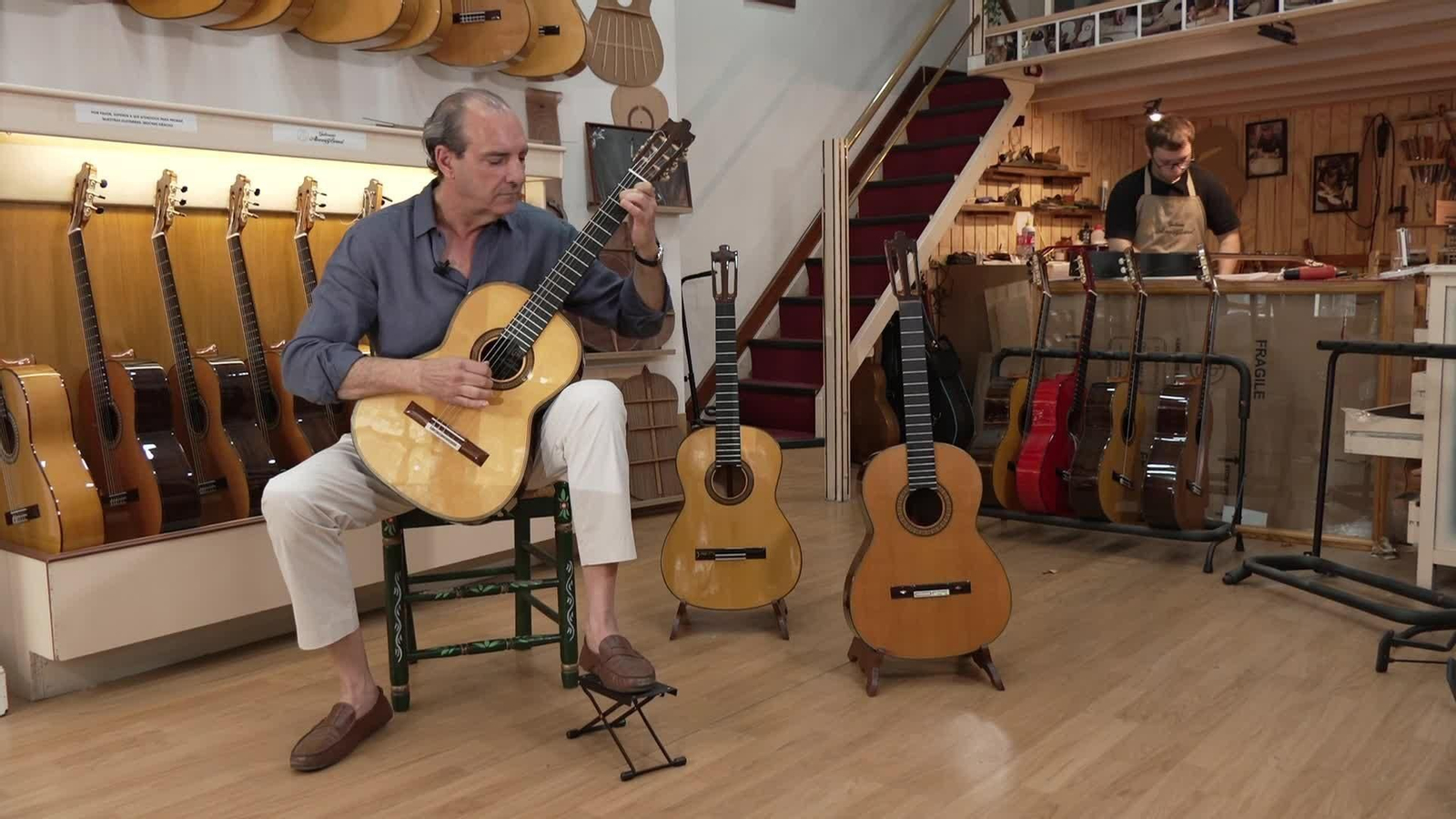 V050-SEVILLA GUITARRAS PARA GRANDES ESTRELLAS