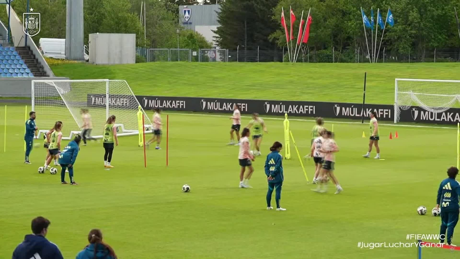 L067-ISLANDIA ENTRENO SELECCION FEMENINA Y RP