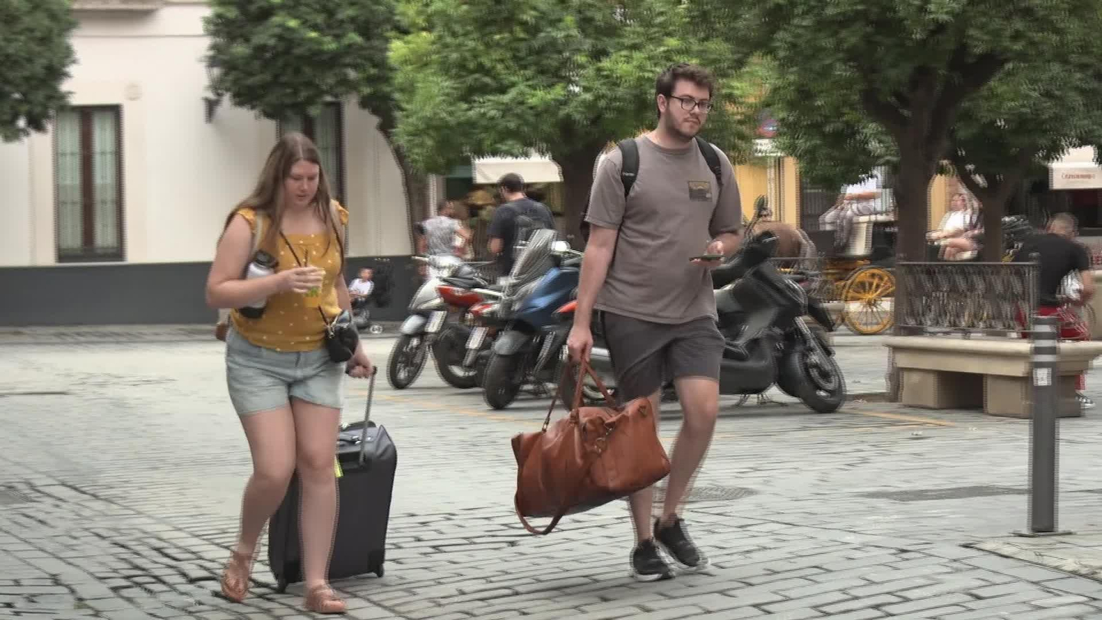M001-EDI VARIOS QUEJAS CHECK IN Y CHECK OUT