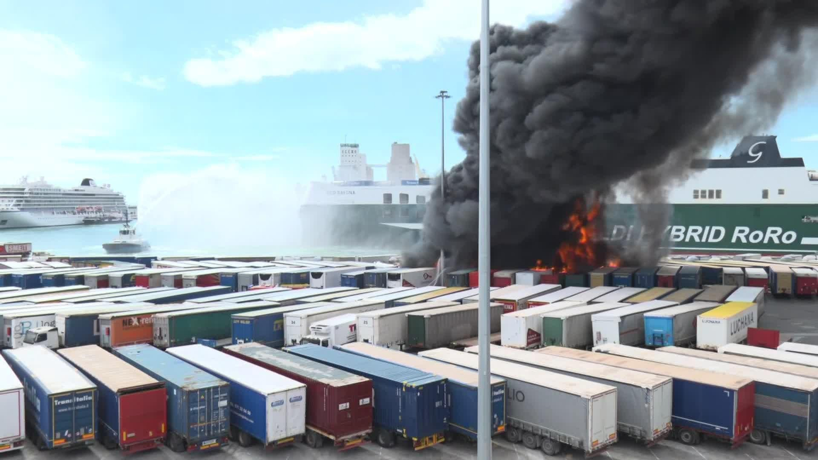 D025-BARCELONA PUERTO INCENDIO