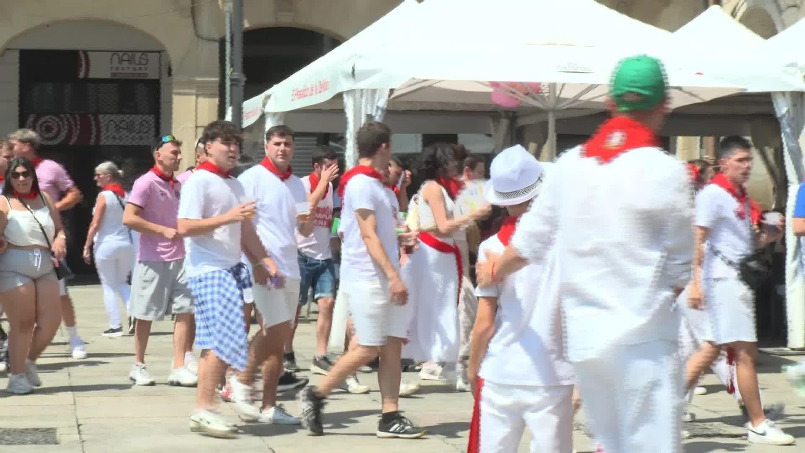 M013-PAMPLONA AMBIENTE FIESTA SANFERMINES