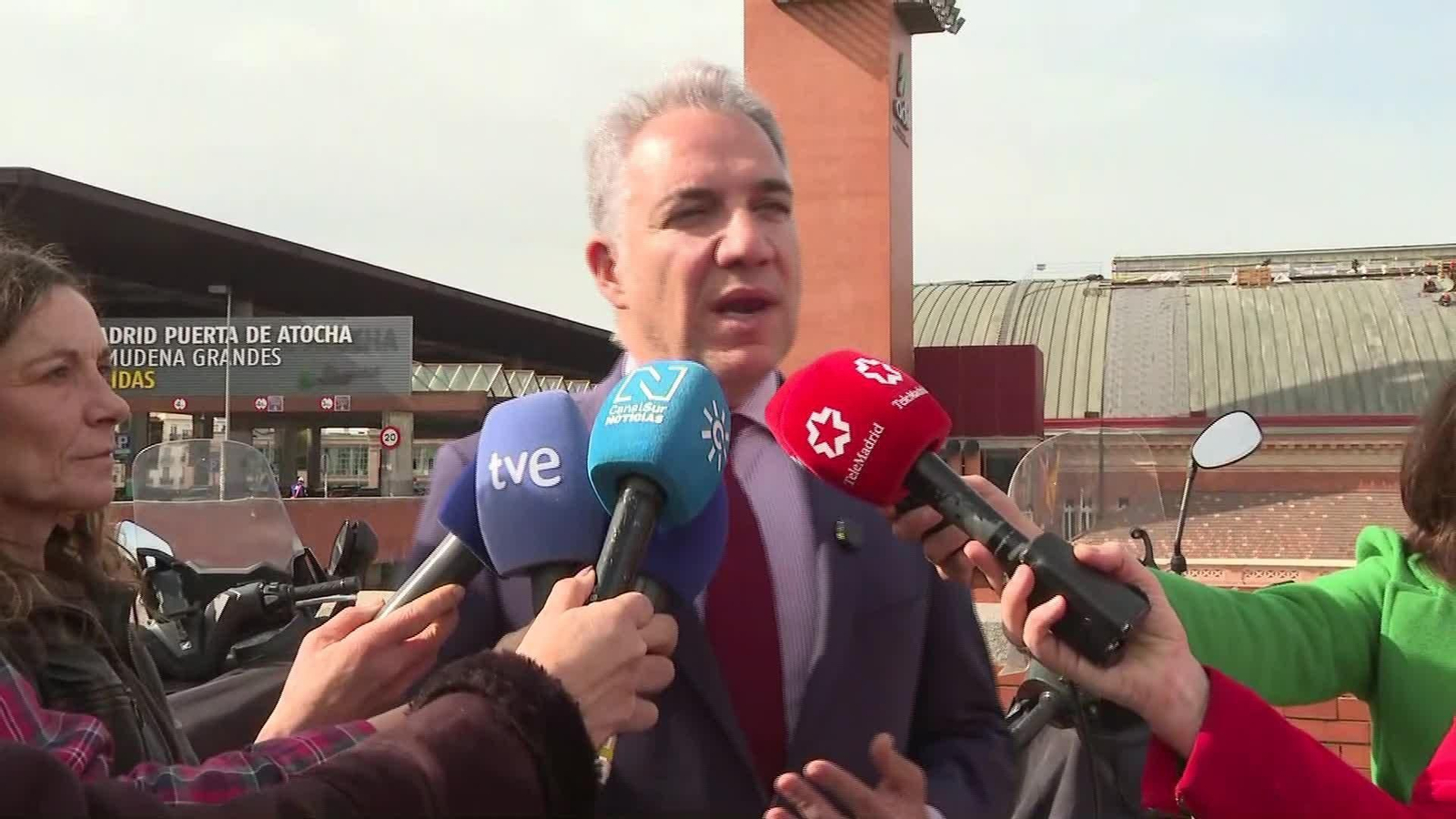 X030-MADRID BENDODO EN ATOCHA