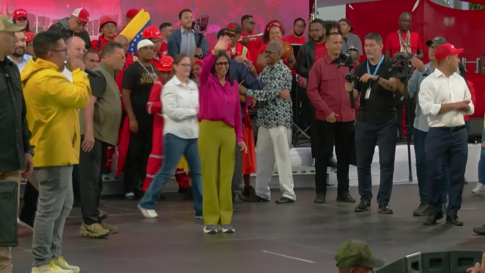 V007-VENEZUELA DELCY FIRMA ACUERDO COMERCIAL PETROLEO