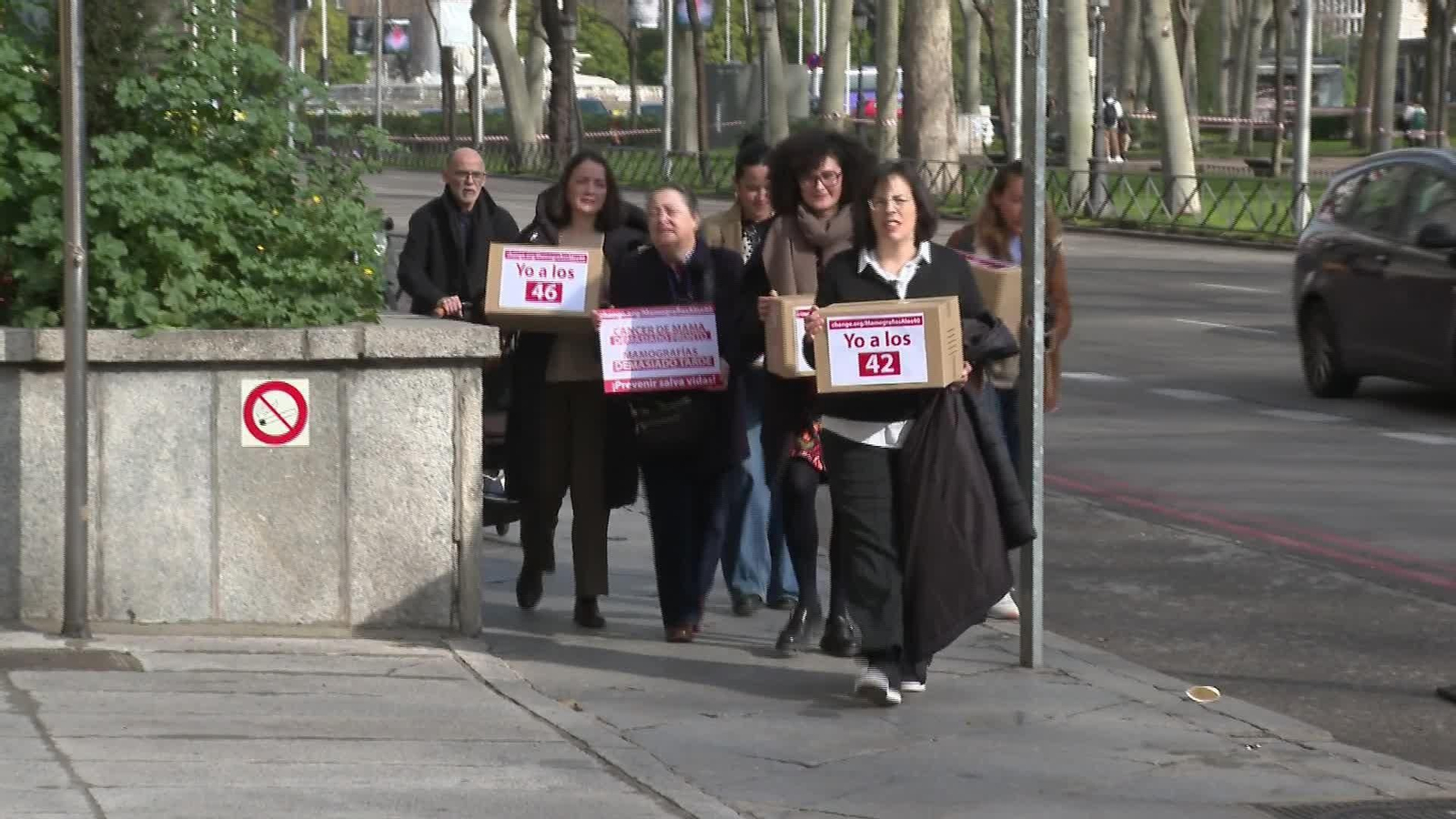 X029-MADRID FIRMAS CANCER MAMA