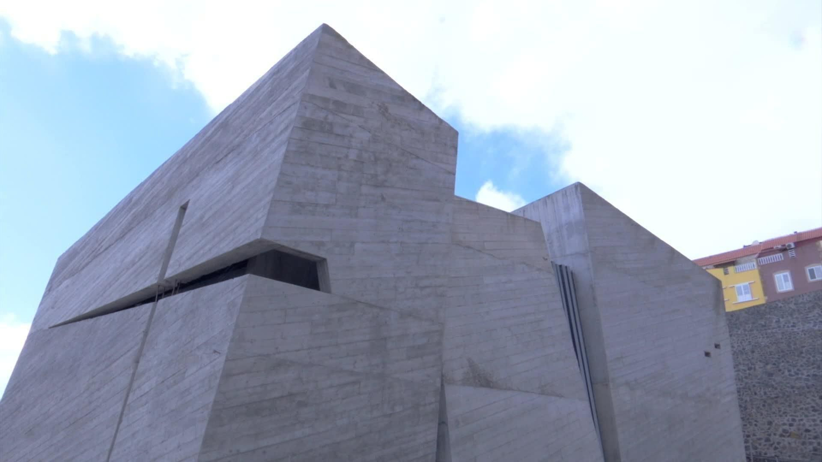 X001-EDI TENERIFE MEJOR EDIFICIO DEL MUNDO