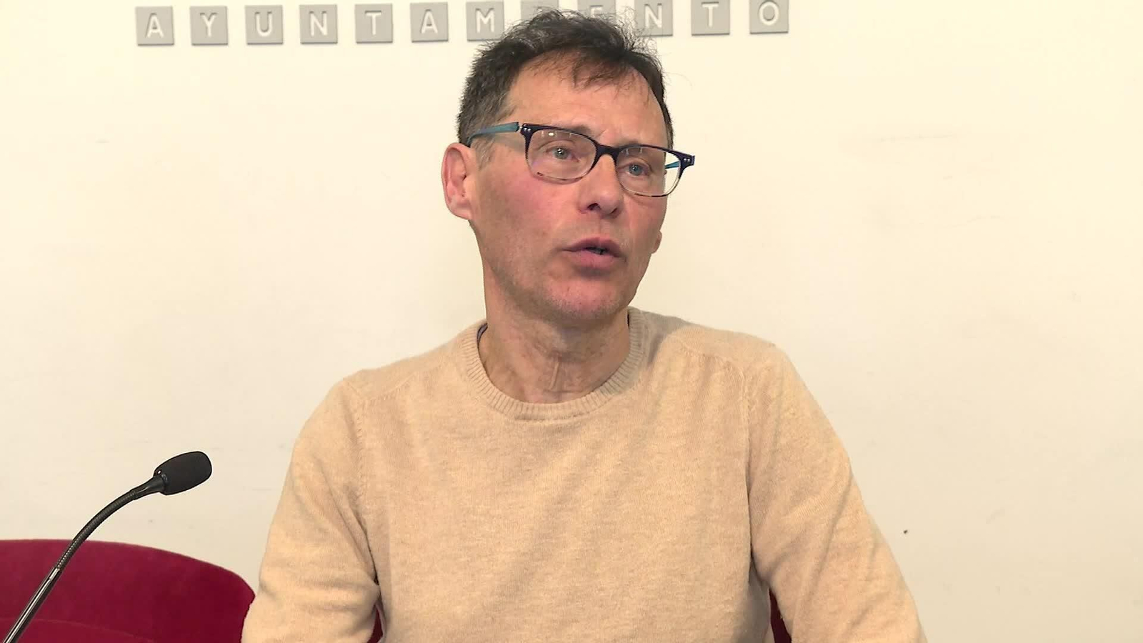 L043-BURGOS PRESENTACIÓN DINOSAURIO ATAPUERCA