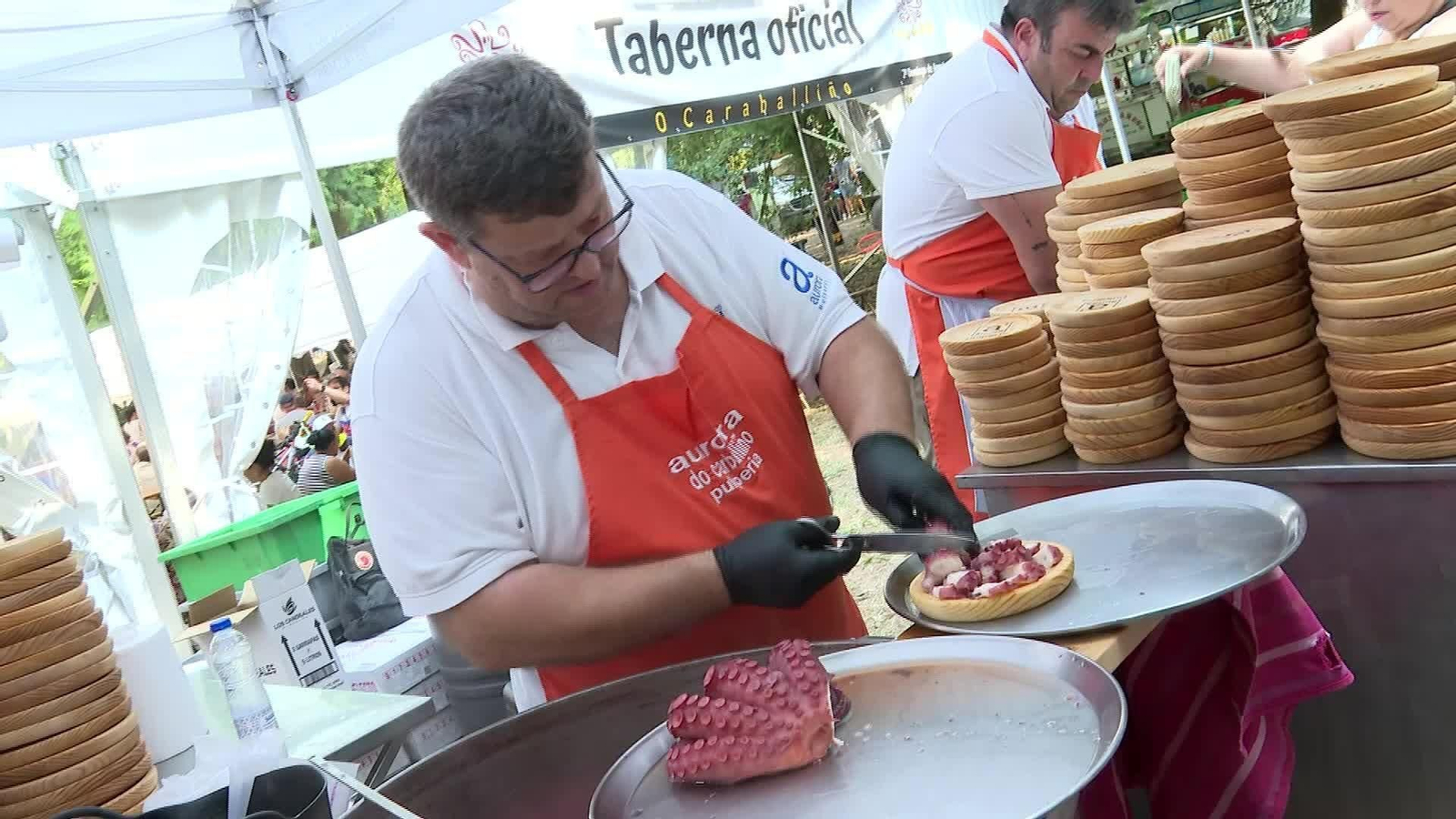 D014-OURENSE FIESTA DEL PULPO EN O CABALLIÑO