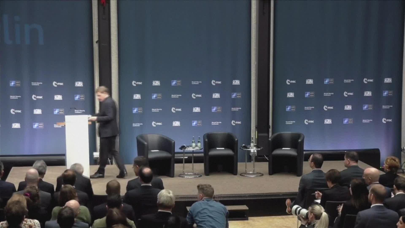 J056-NORUEGA CORINA RUEDA DE PRENSA