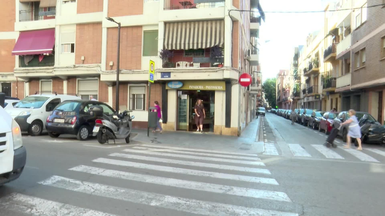 X052-VALENCIA MIGRANTE SALVA MUJER AGRESION MACHISTA