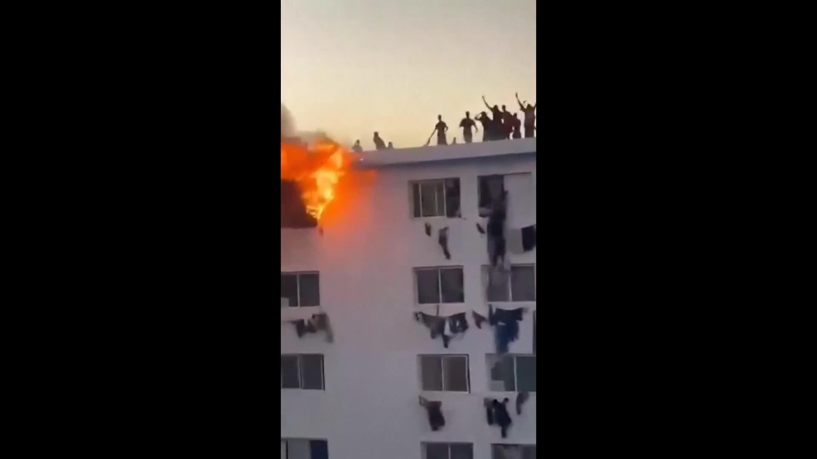 M069-SENEGAL INCENDIO EDIFICIO VIVIENDAS