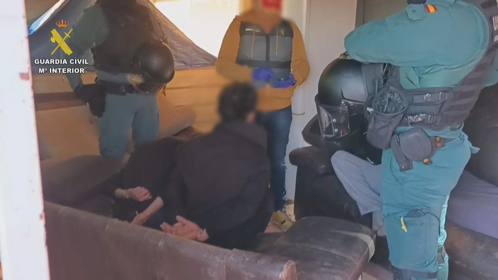 J016 MELILLA OP POLICIA LANZAMIENTO HACHIS VALLA frame 1067