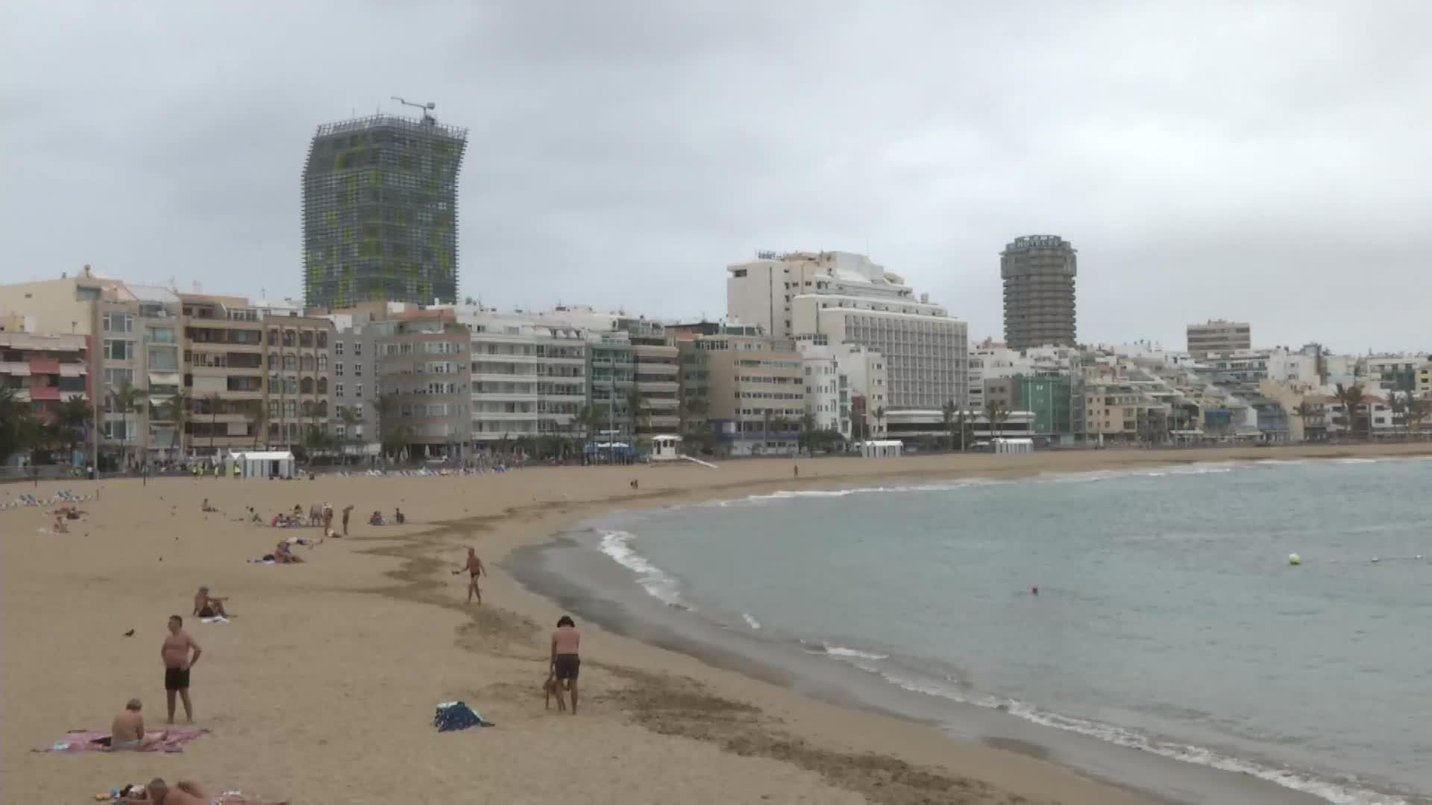 La ‘panza de burro’ deja a Las Palmas de Gran Canaria sin sol durante el verano La ‘panza de burro’ deja a Las Palmas de Gran Canaria sin sol durante el verano