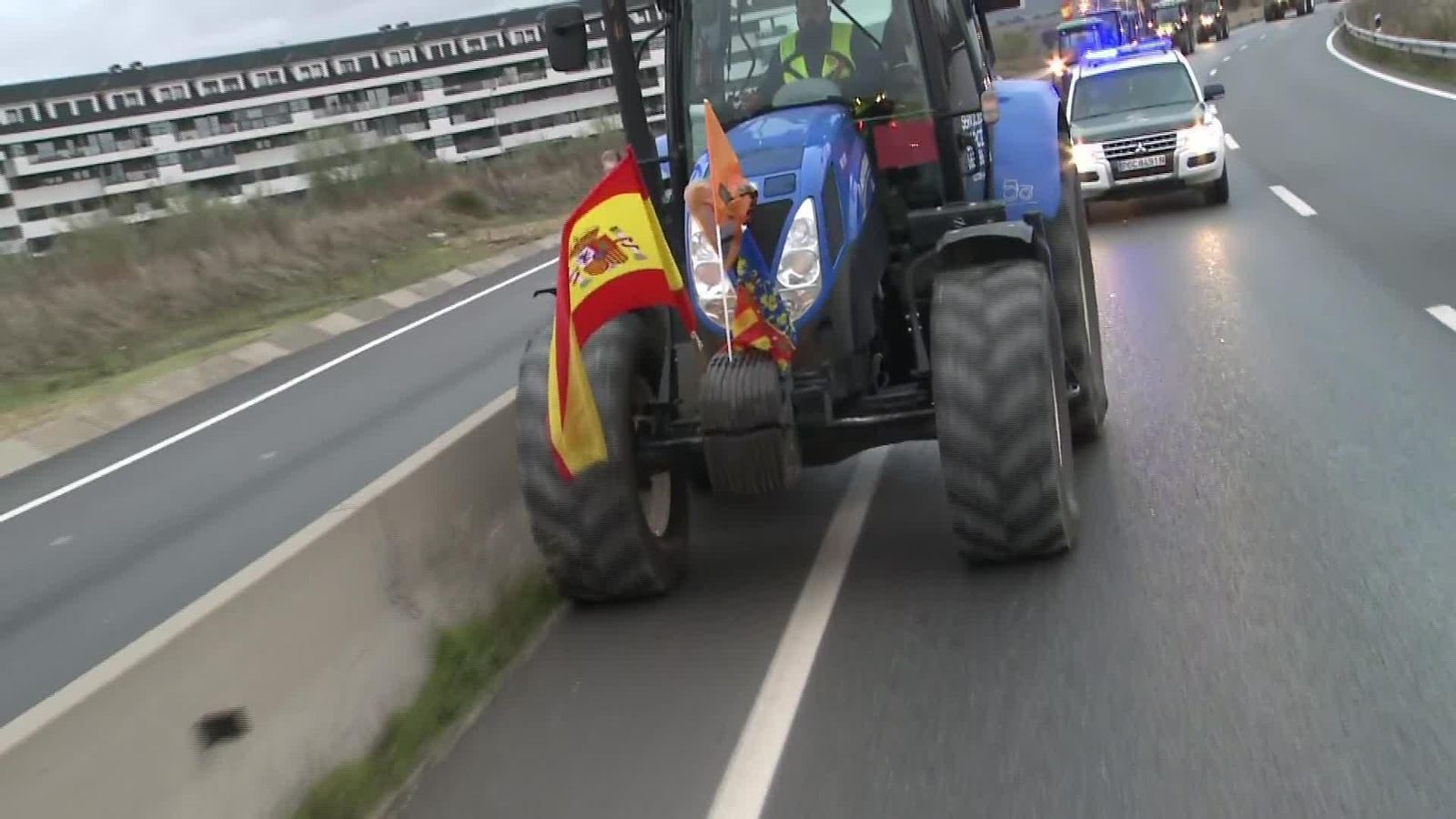 X071-MADRID LLEGADA TRACTORES OK