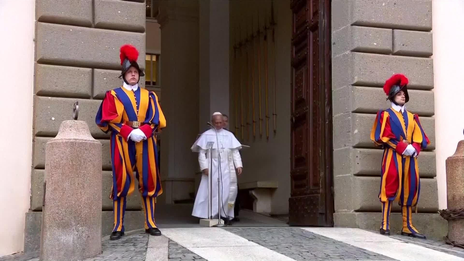 D008-VATICANO PAPA LEON MENSAJE PAZ