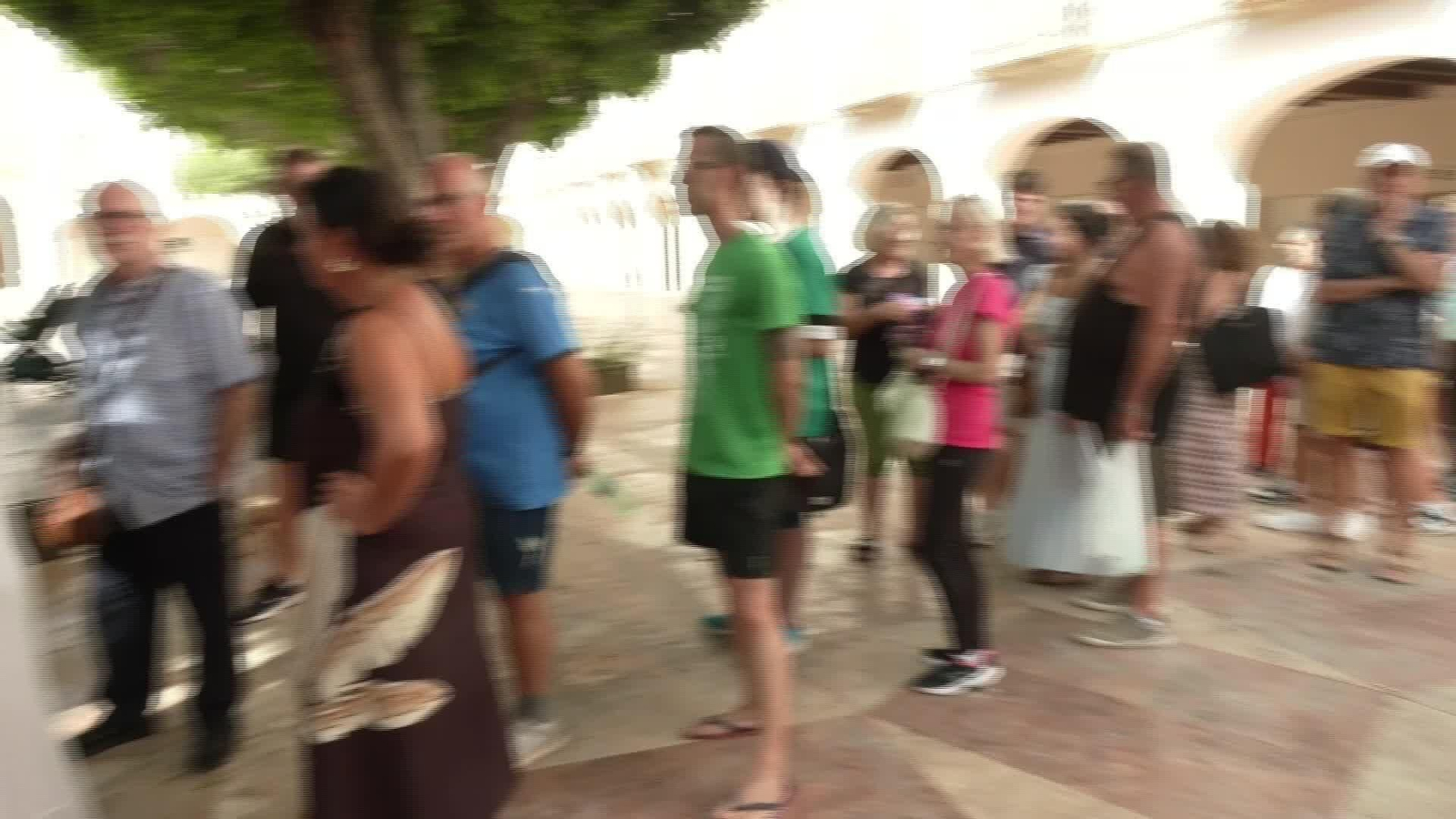 M034-ALMERIA COLAS ABANICOS FERIA