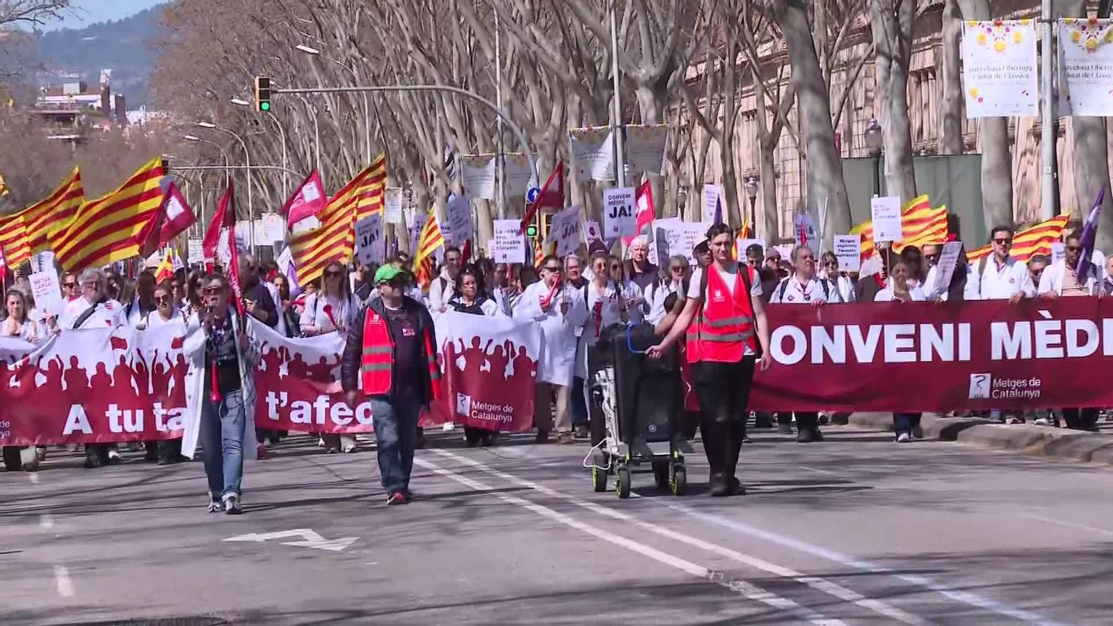 V063-BARCELONA MANIFESTACION CONJUNTA MEDICOS Y PROFESORES