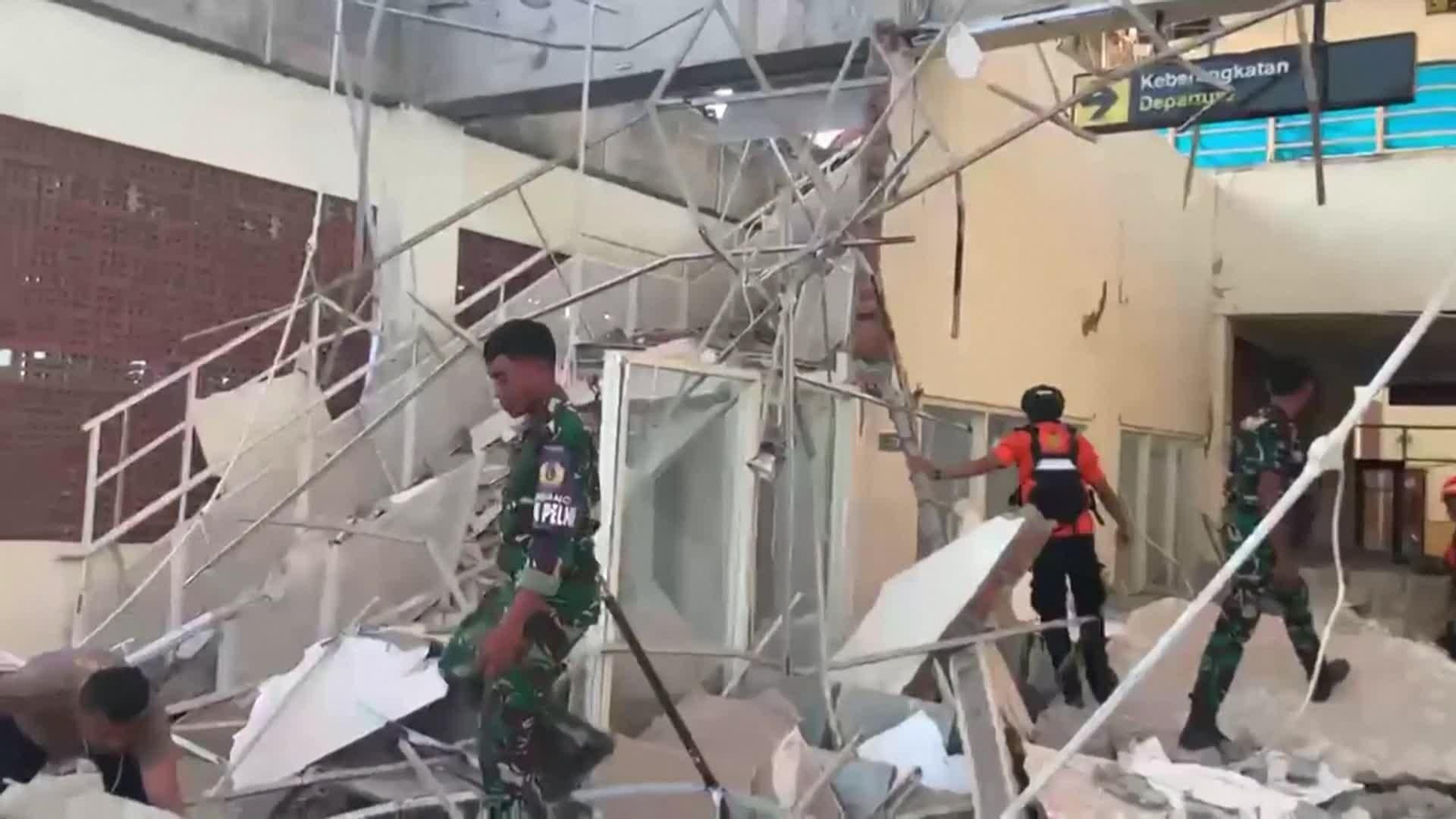 Un terremoto de 7,7 sacude la Isla de las Flores en Indonesia