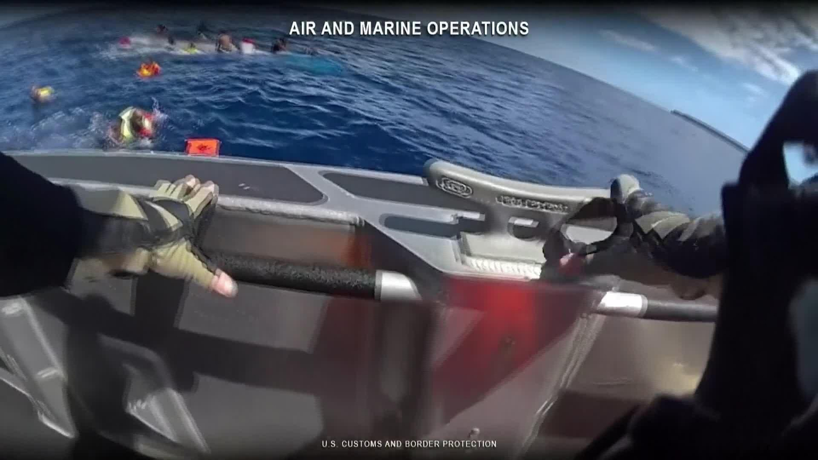 X005-EEUU RESCATE PATERA MIGRANTES
