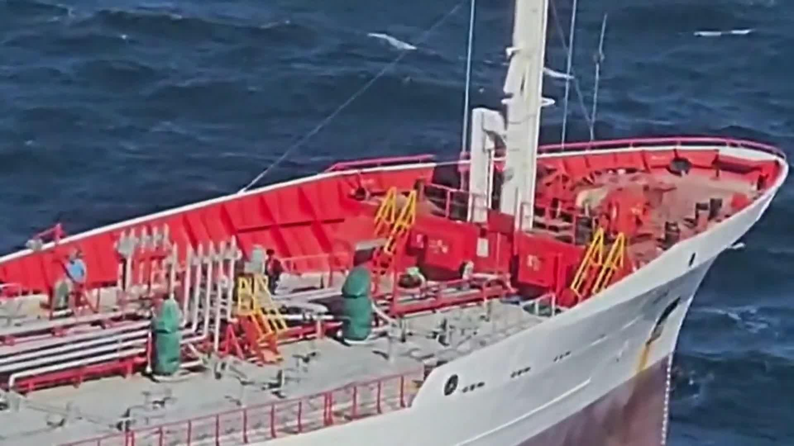 J004-MAR NEGRO BUQUES ATACADOS CON DRONES