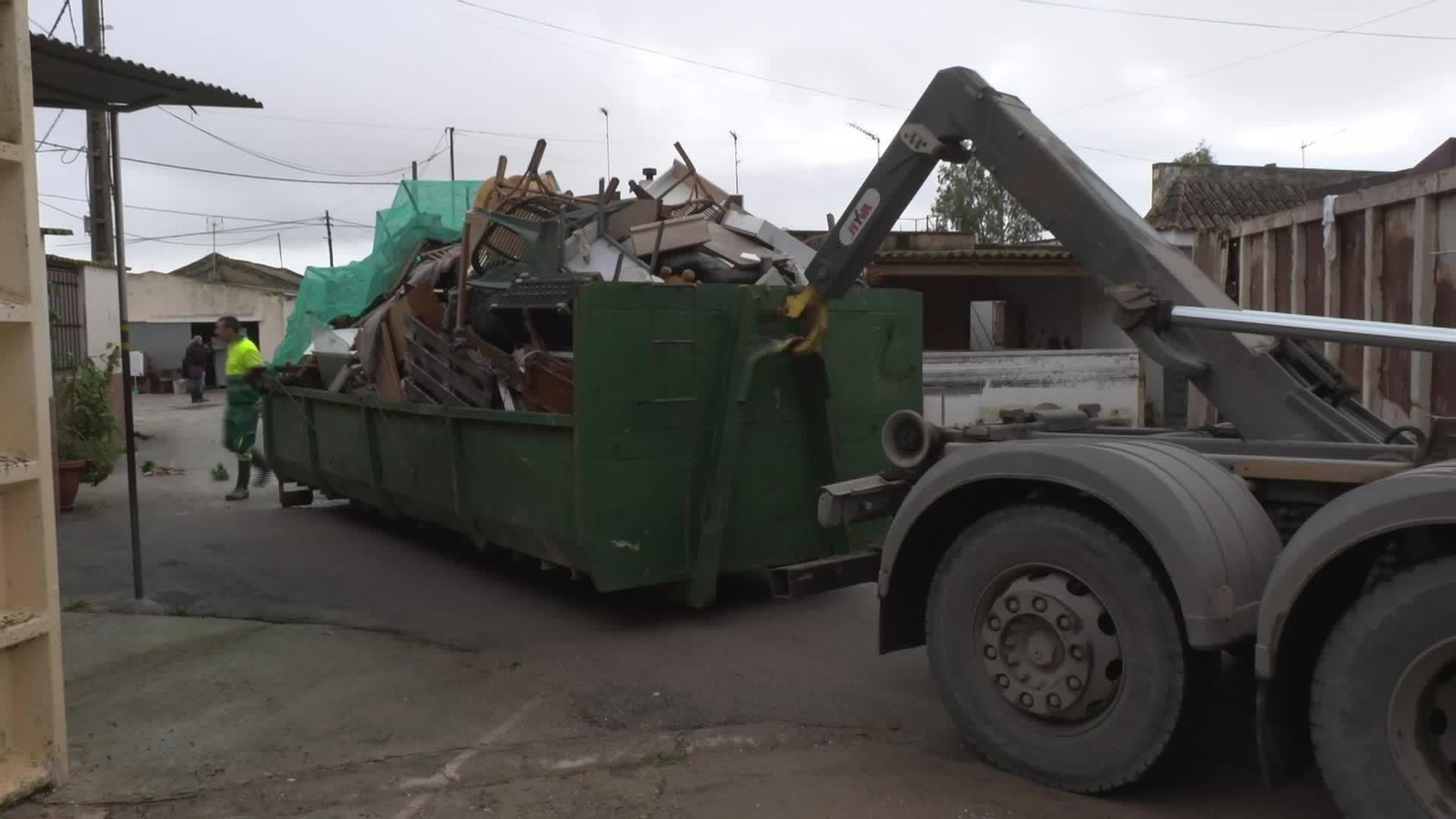 J035-VARIOS VOLUNTARIOS EN ZONAS AFECTADAS DE JEREZ