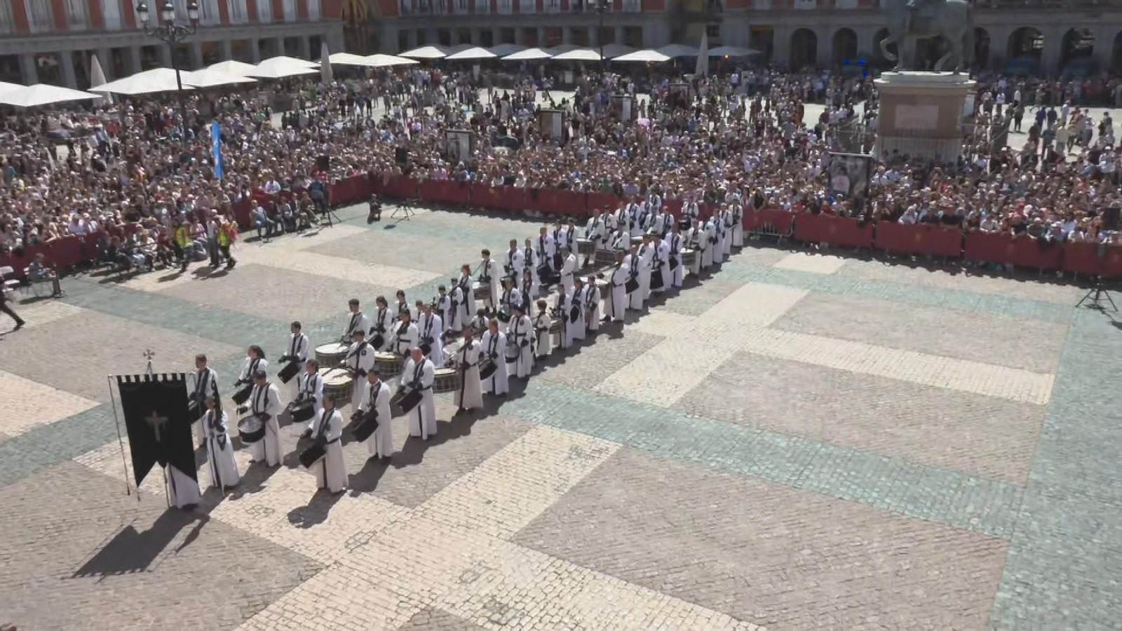 tamborrada plaza mayor