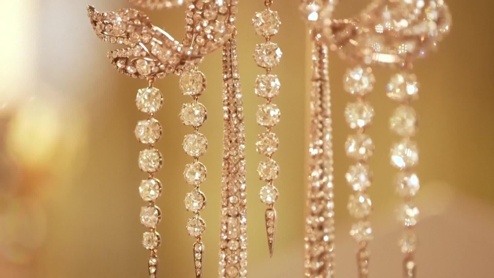 web nuevos detenidos louvre