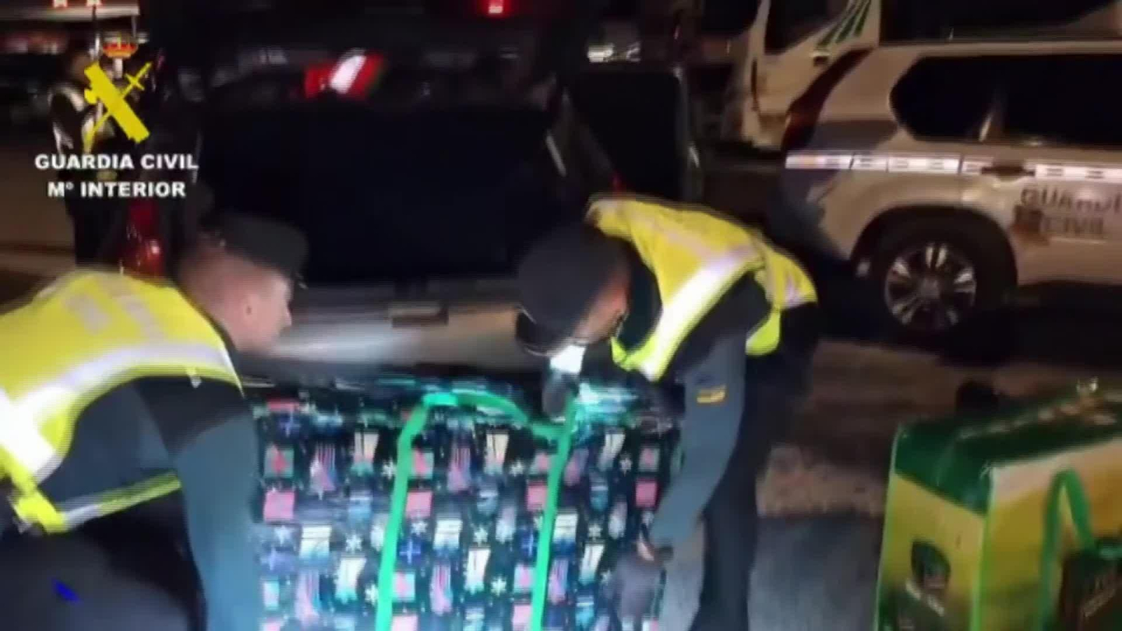 S029-IMAGENES GUARDIA CIVIL NAVARRA CAJETILLAS DECOMISADAS