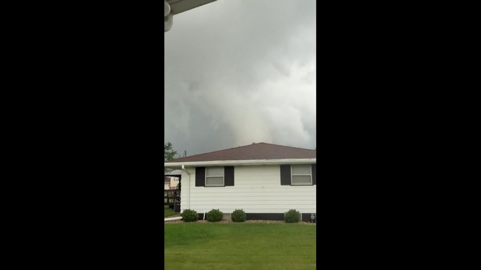V006-EEUU ILLINOIS TORNADOS