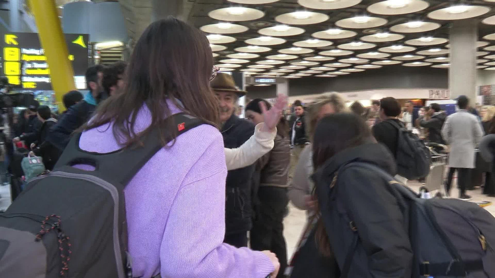 S056-MADRID BARAJAS LLEGADA ESPAÑOLES DOHA SABADO TARDE