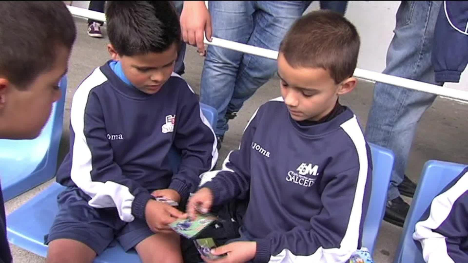 L001-EDI MADRID FIEBRE POR LOS CROMOS FUTBOL