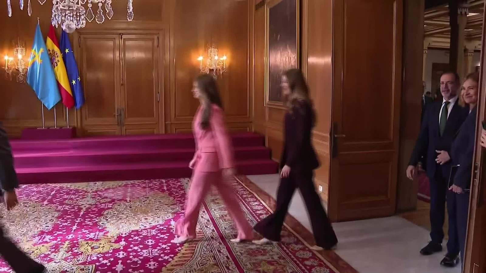 V012-OVIEDO AUDIENCIA PRINCESA E INFANTA