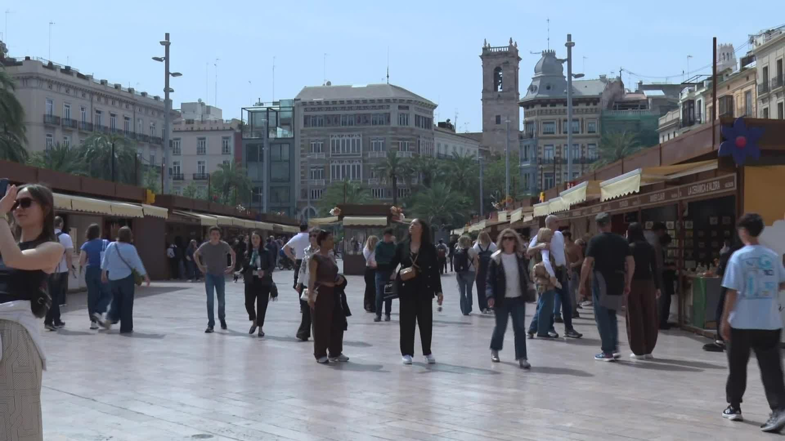 J049-VALENCIA HOSTELEROS PREPARAN VERANO RECORD