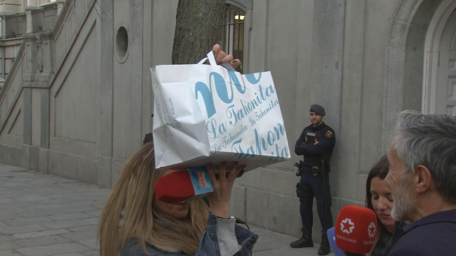 va aldama manolitos para los periodistas frame 493