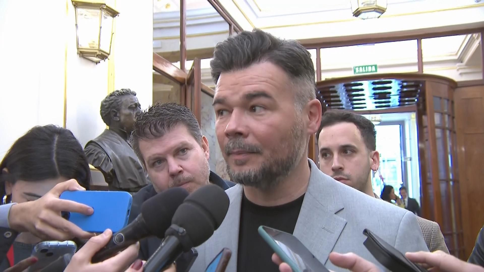 J024 MADRID PASILLOS CONGRESO 2 frame 711