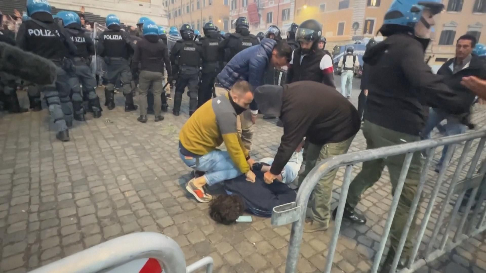 italia mani bronca