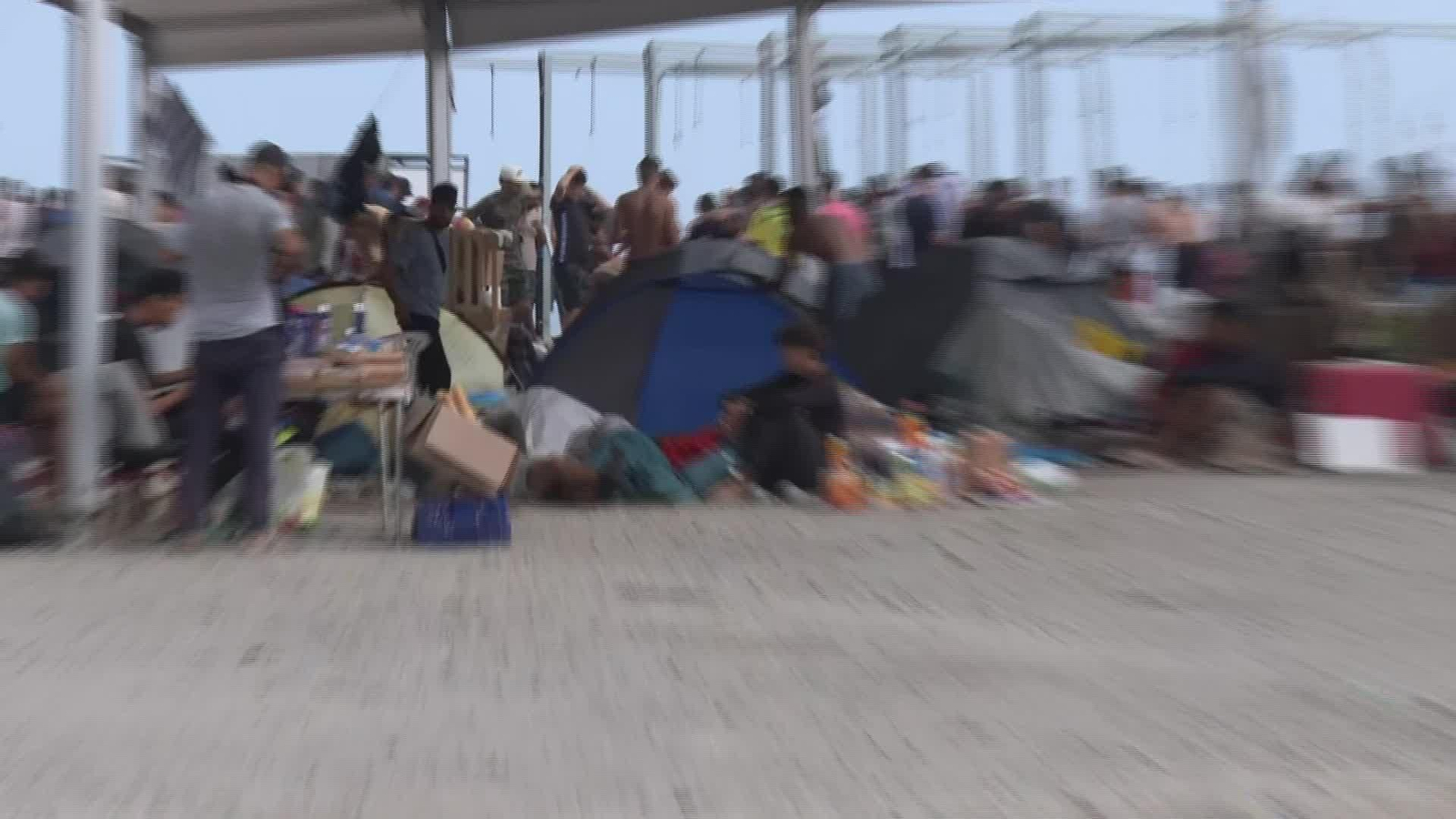 D025-CEUTA MERCADILLOS IMPROVISADOS MIGRANTES