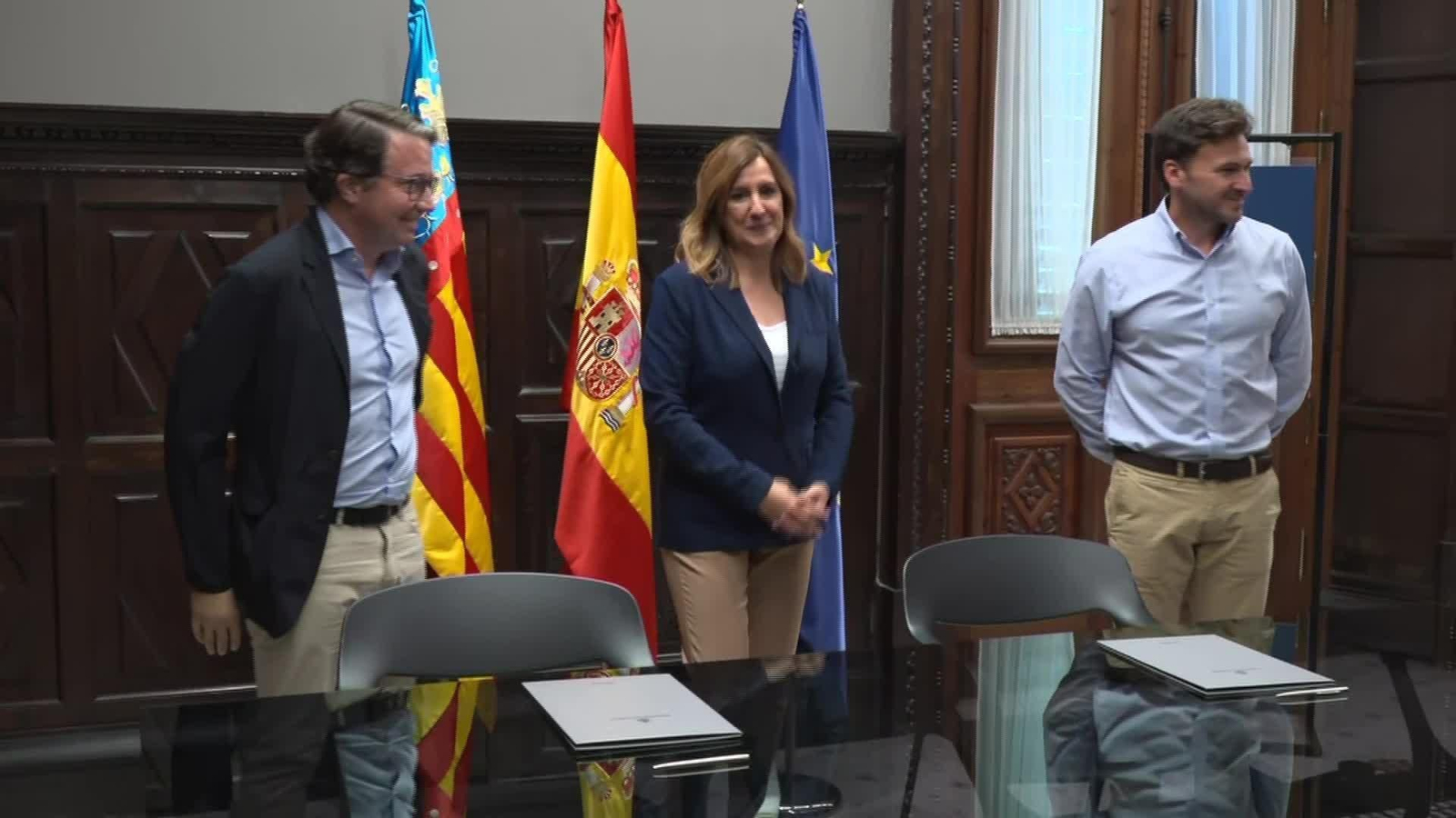 X043-VALENCIA ALCALDESA SOBRE ACAMPADA