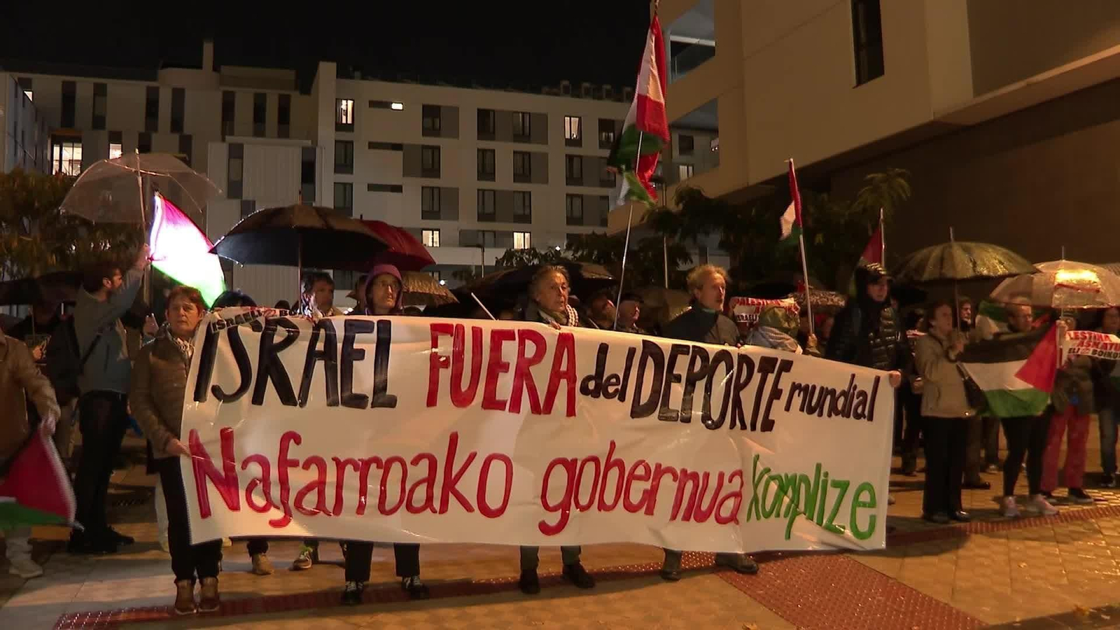 X080-PAMPLONA PROTESTA ISRAEL MUNDIALTRAMPOLIN