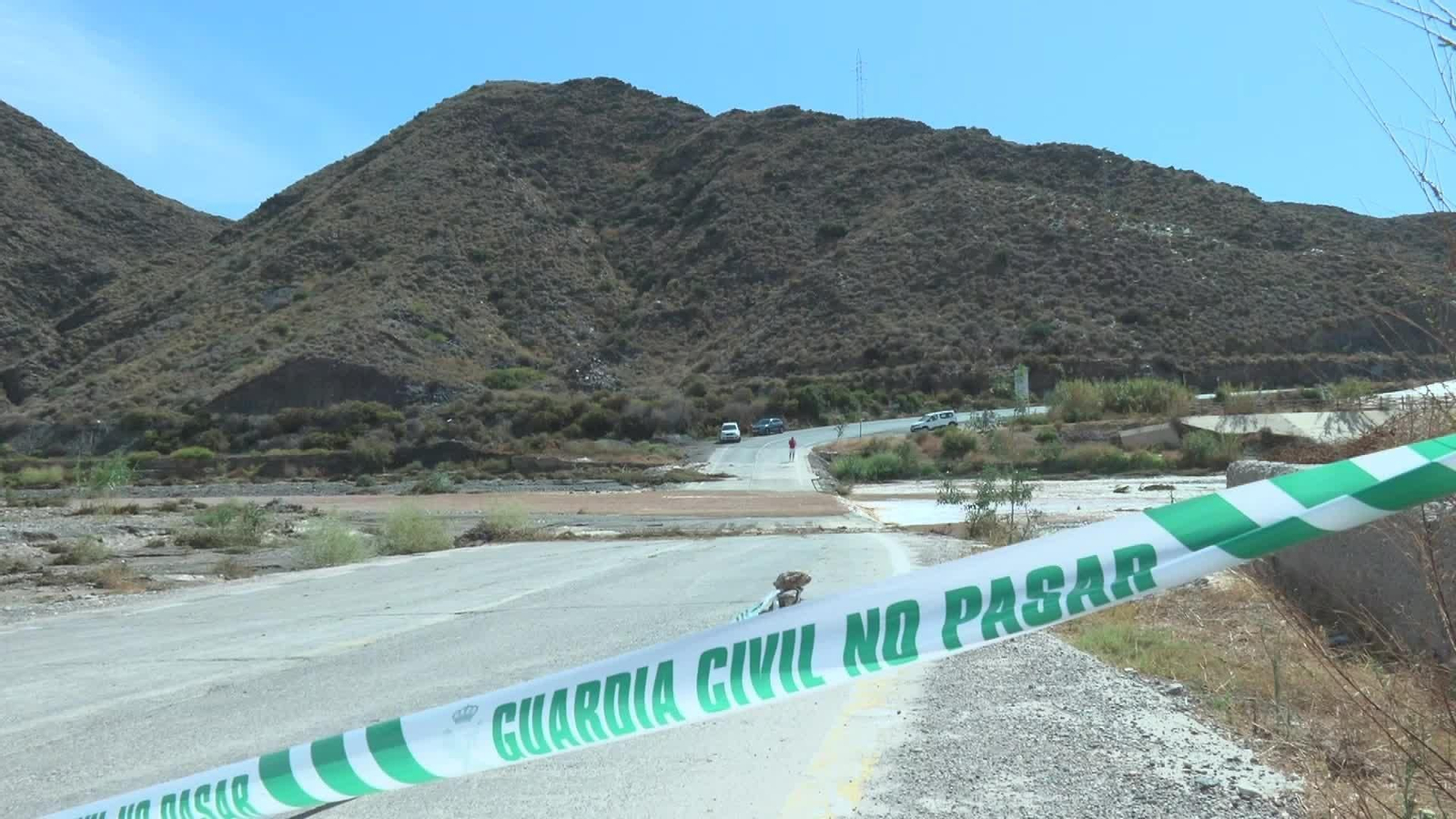 J043-ALMERIA CUEVAS SIN COLEGIO AVISO FUERTES LLUVIAS