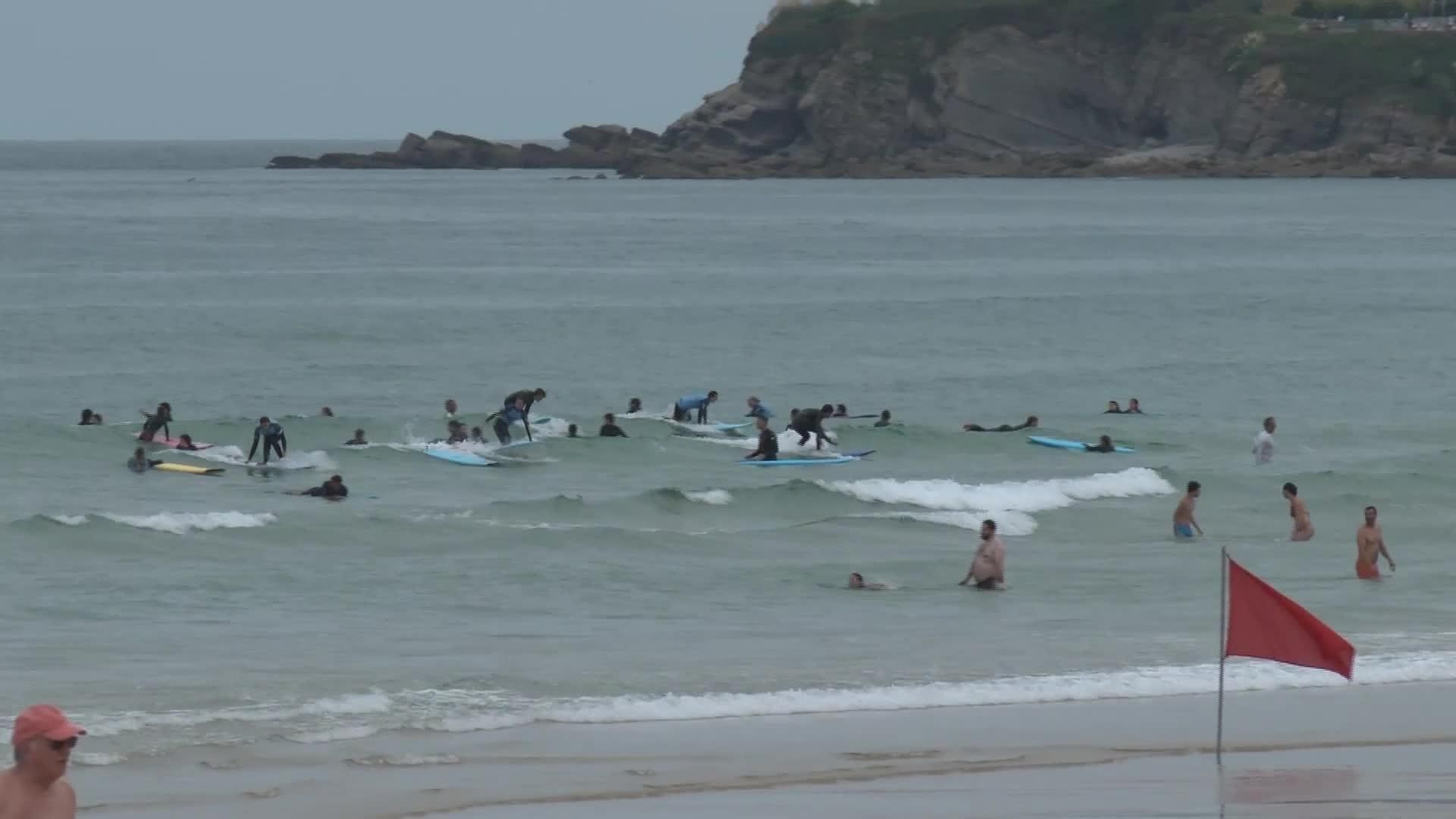 V002-EDI CANTABRIA POLEMICA PISCINA OLAS