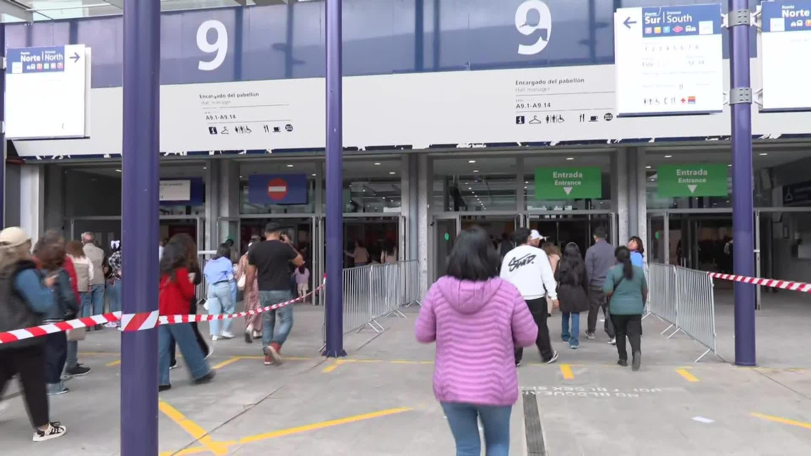 D039-MADRID CIUDADANOS PERUANOS VOTANDO