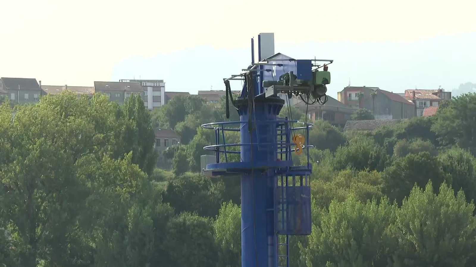 V028-PONTEVEDRA MUERE ADOLESCENTE SALTO PUERTO MARIN