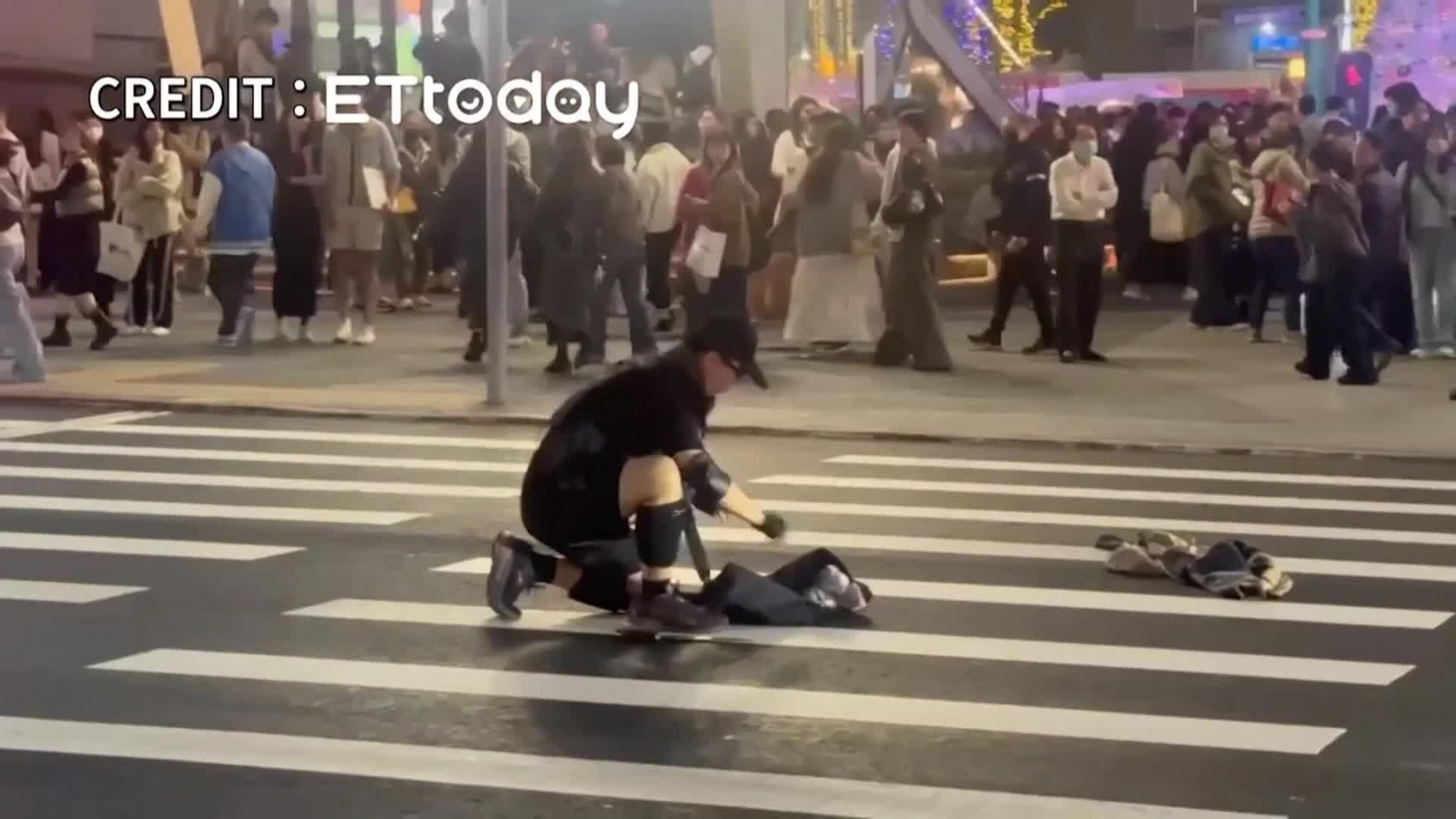 S002-TAIWAN MATA A TRES PERSONAS