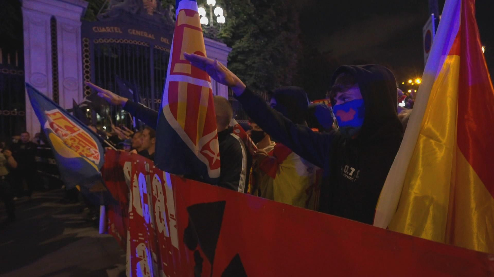 Noche de tensión en Sol por las concentraciones neonazis contra la acampada