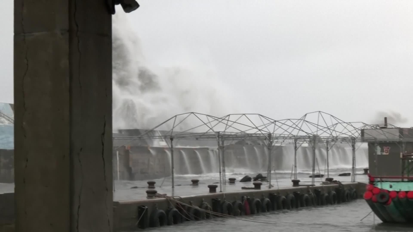 X005-TAIWAN INUNDACIONES